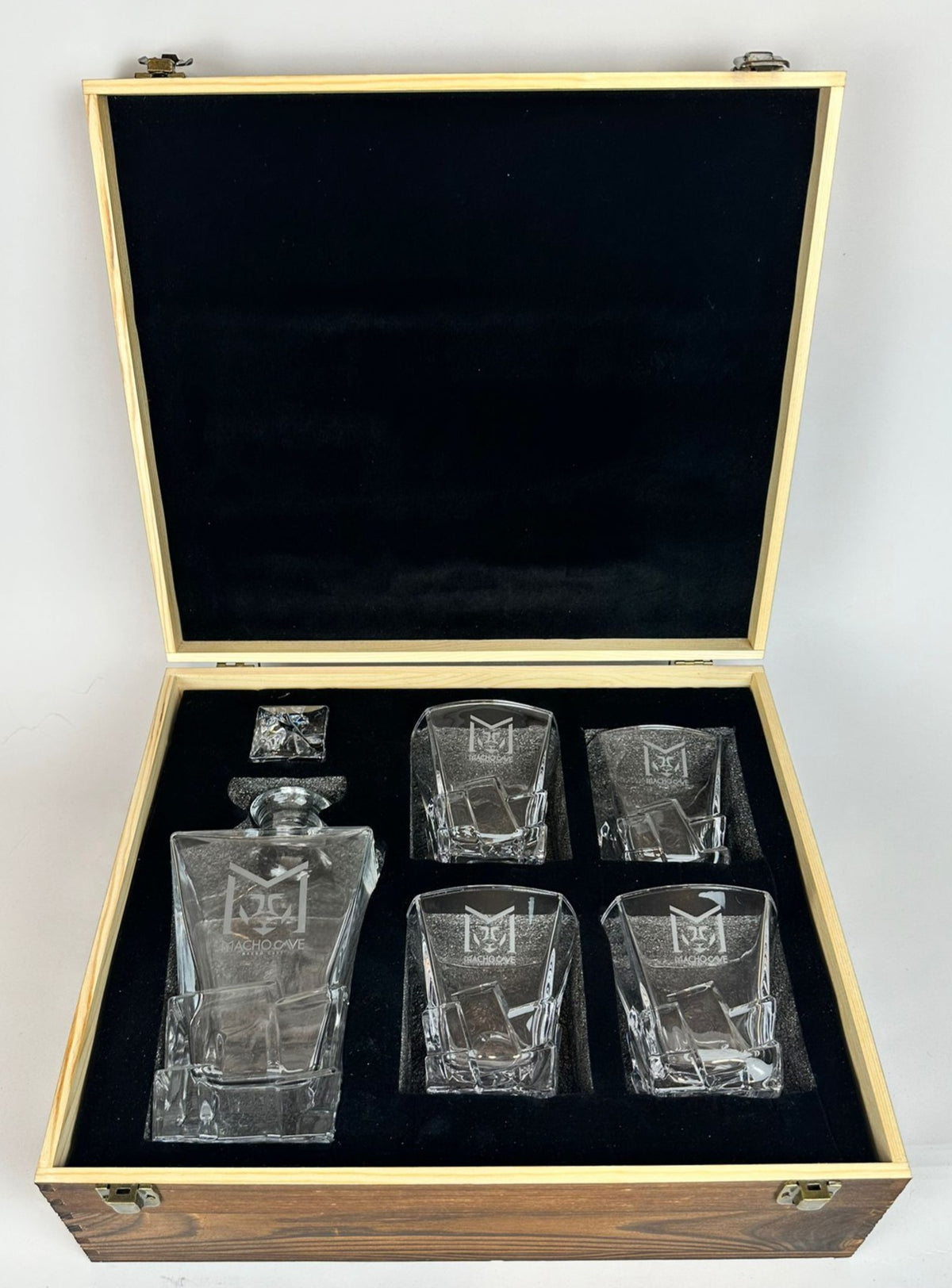 Whiskey Decanter Gift Set – 4 Glasses in Wooden Box