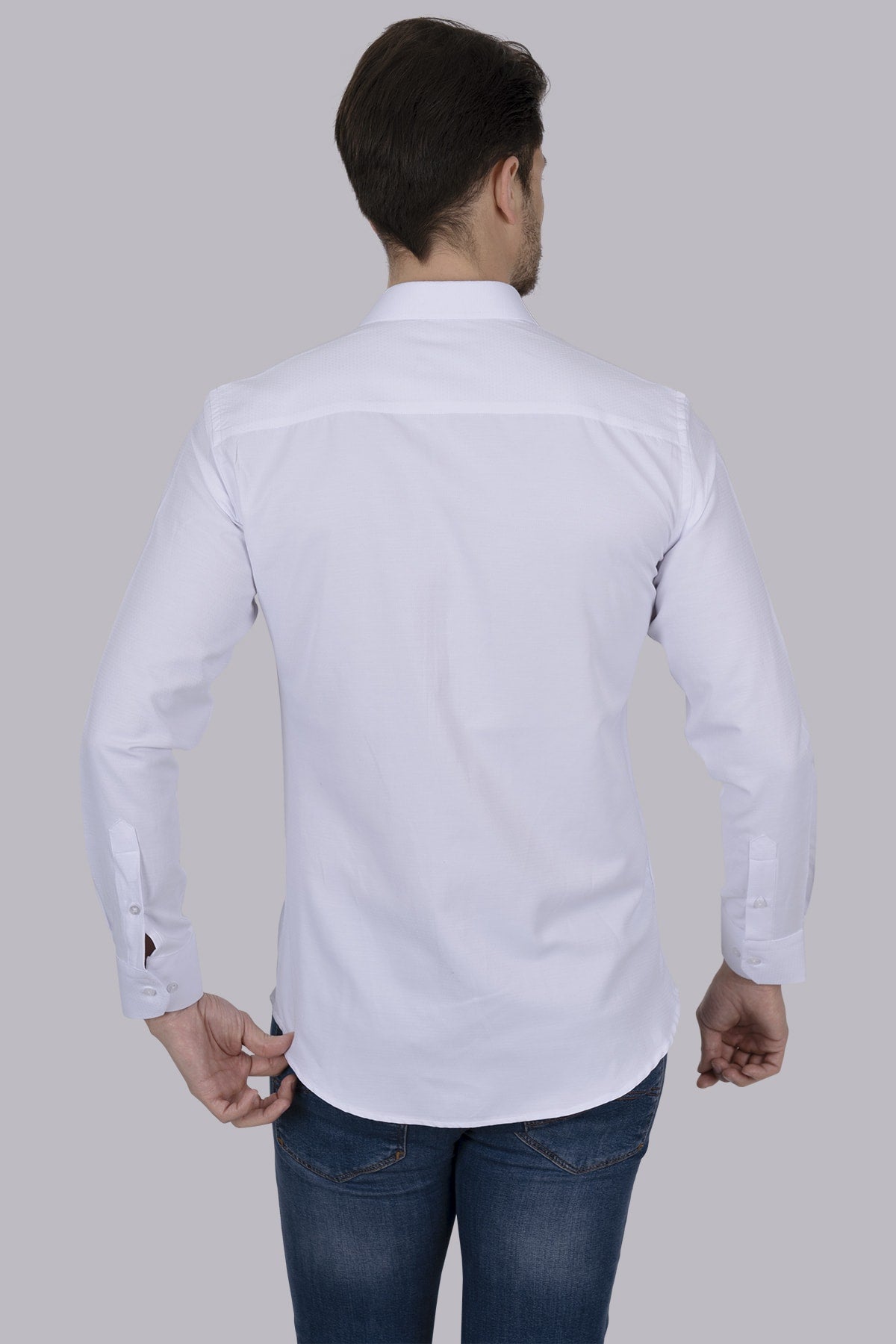 Classic Fit Long Sleeve Business Shirt: Crisp and Confident